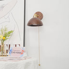 Vintage Wandlamp Met Houten Kap En Trekschakelaar