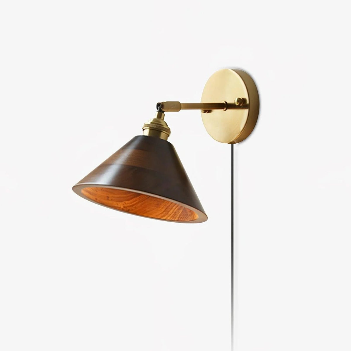 Vintage Wandlamp Met Houten Kap En Trekschakelaar