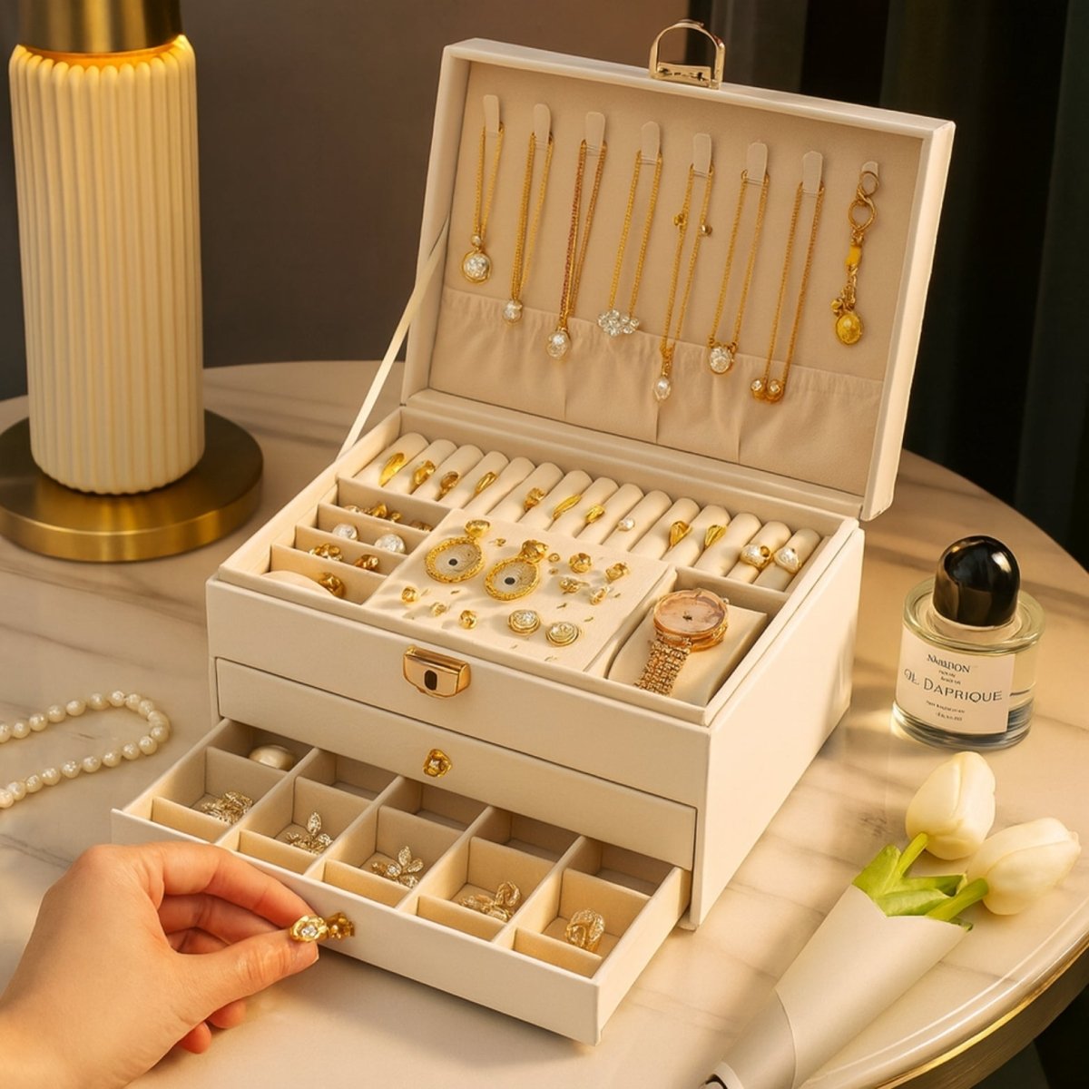Luxe Sieradenorganizer met Drie Lagen, Lades en Velours Interieur voor Geordende Collecties