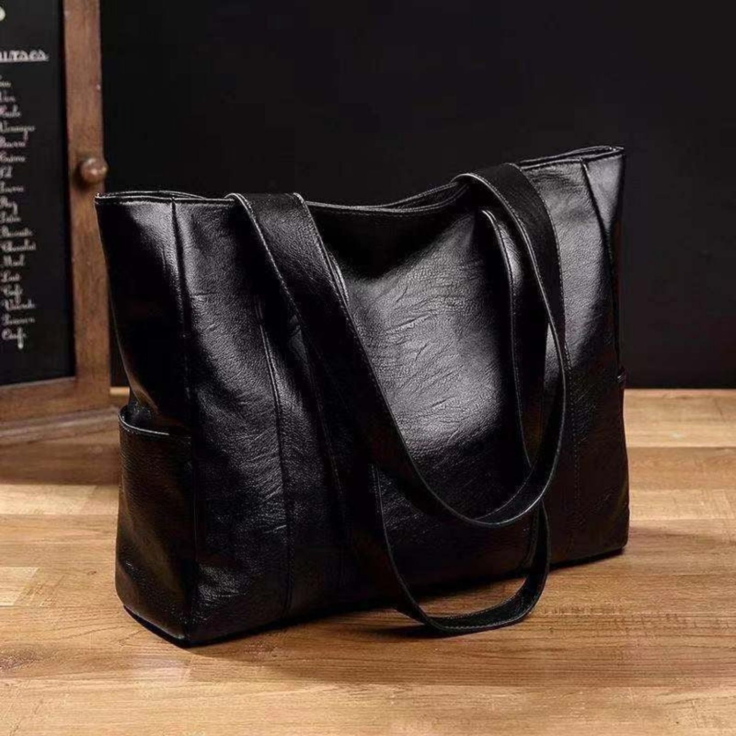 Dames Tote Tas met Ruime Zijvakken en Strakke Functionele Silhouet