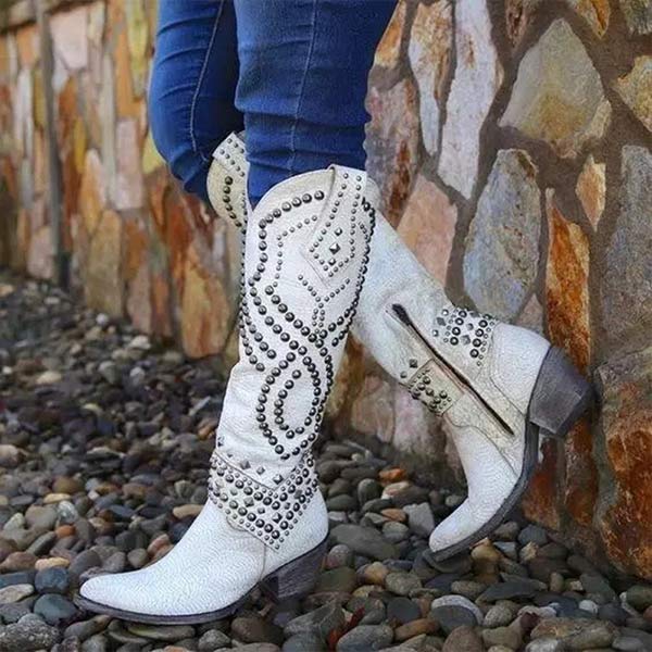 Westerse Kniehoge Dameslaarzen met Puntneus en Studdetails voor Stoere Elegantie