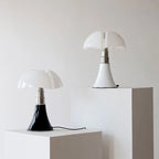 Elegante Tafellamp Met Bloemdesign Voor Sfeervolle Verlichting En Moderne Interieurs