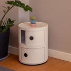 Ronde Kast Met Draaiende Deurtjes En Compact Ontwerp