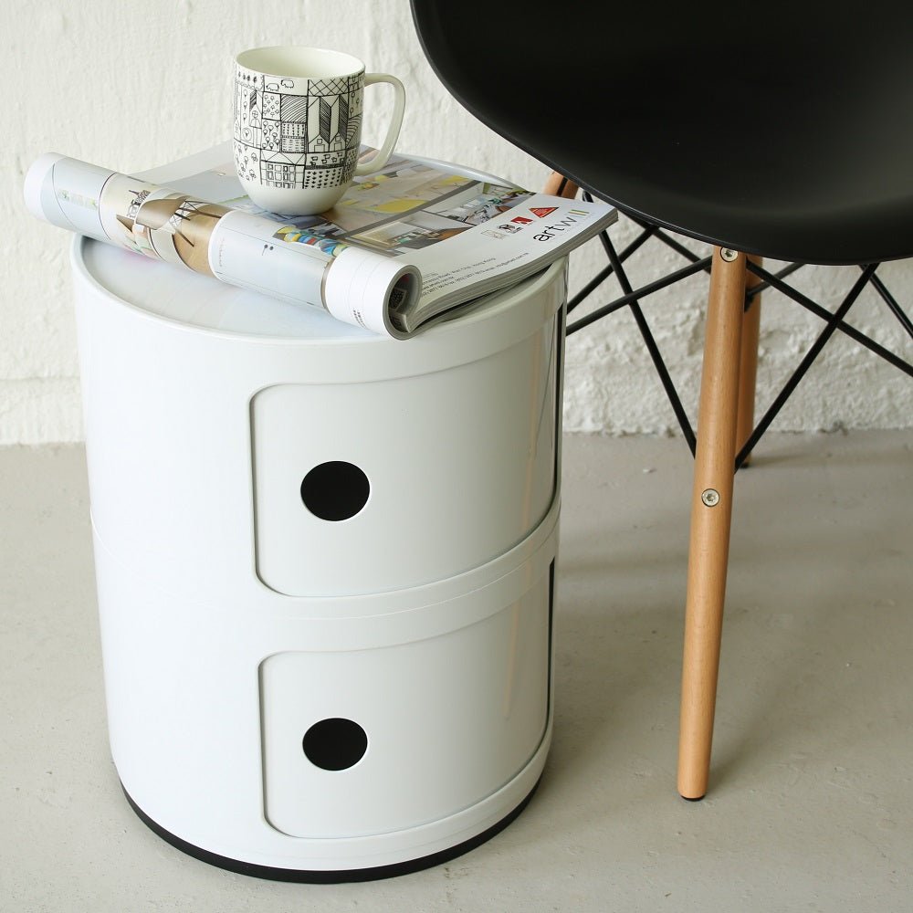 Ronde Kast Met Draaiende Deurtjes En Compact Ontwerp
